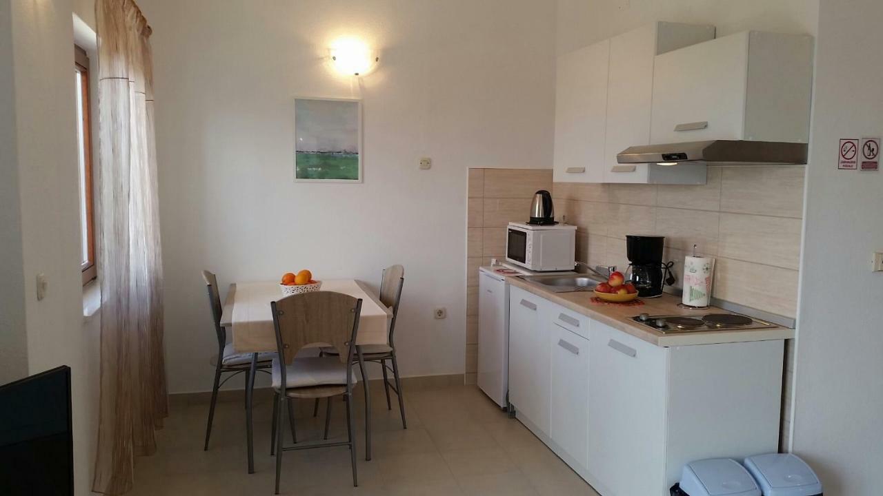 Apartmán Apartman Ivanica Jezera Exteriér fotografie