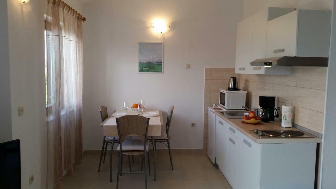 Apartmán Apartman Ivanica Jezera Exteriér fotografie